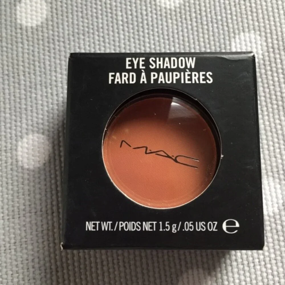 2 MAC shadows CHROME YELLOW & RULE NIB Matte
